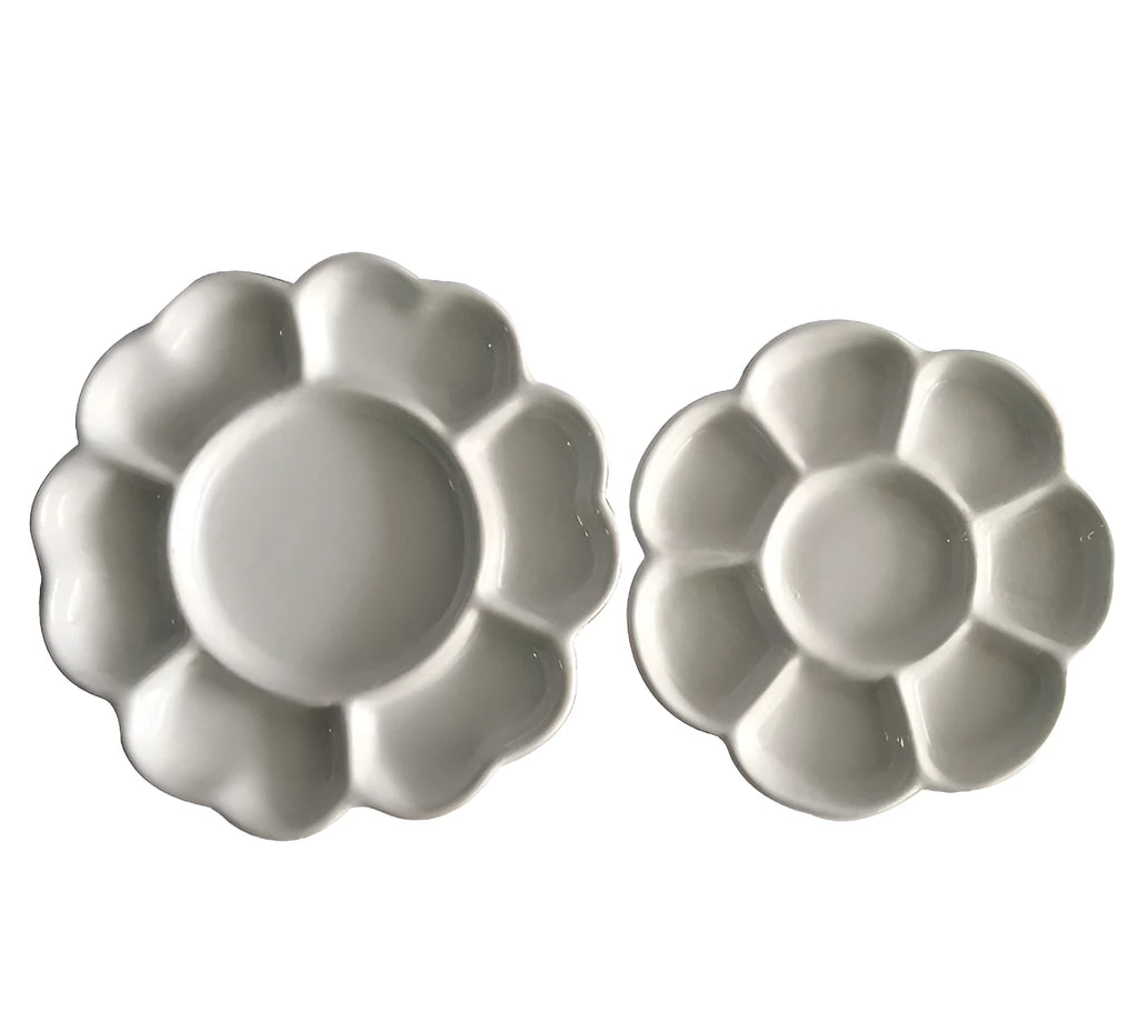 White ceramic plum blossom shaped painting palette for watercolour acrylic oil art