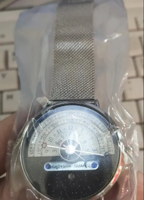 Men's gold and silver sports watch with 40mm dial and stainless steel strap