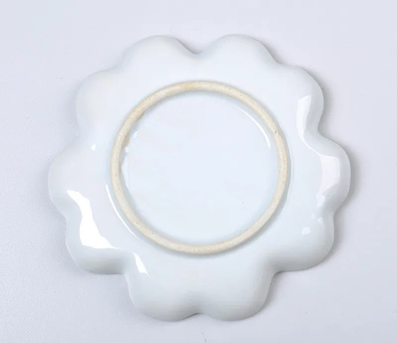 White ceramic plum blossom shaped painting palette for watercolour acrylic oil art