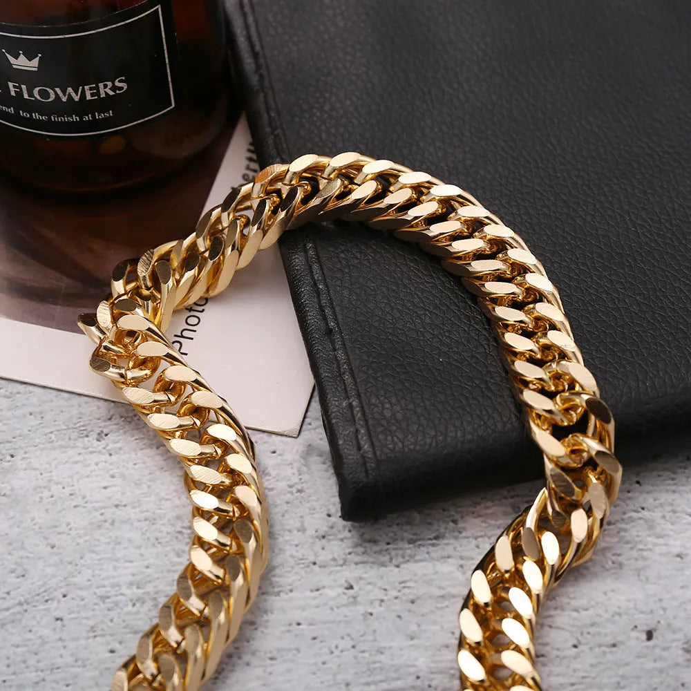 Gold electroplated thick chain necklace for women with 32cm length and 6cm width