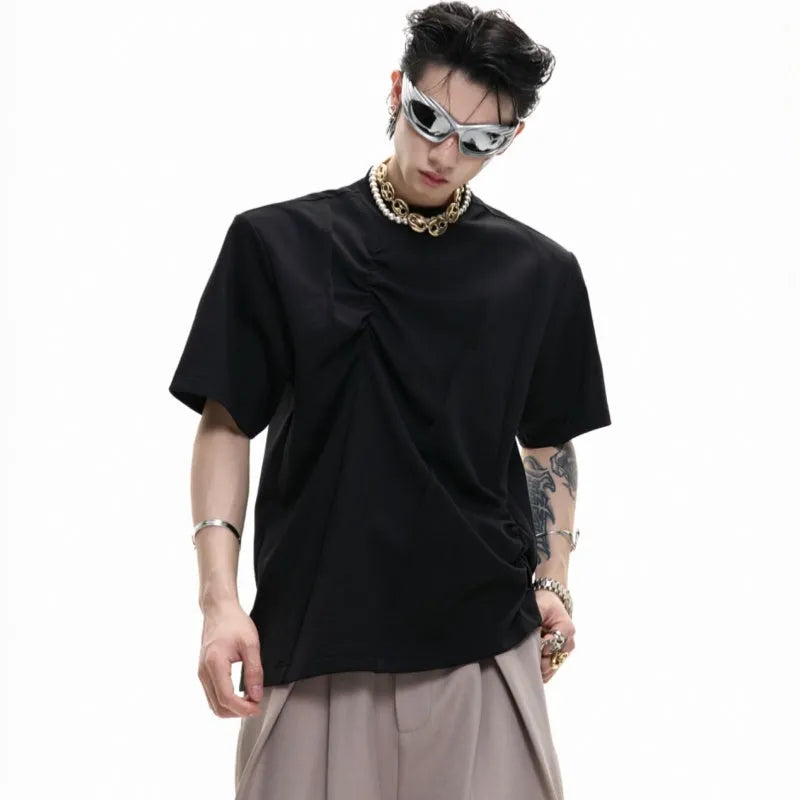 Men's cotton t-shirt with three-dimensional pleated design in loose fit styling