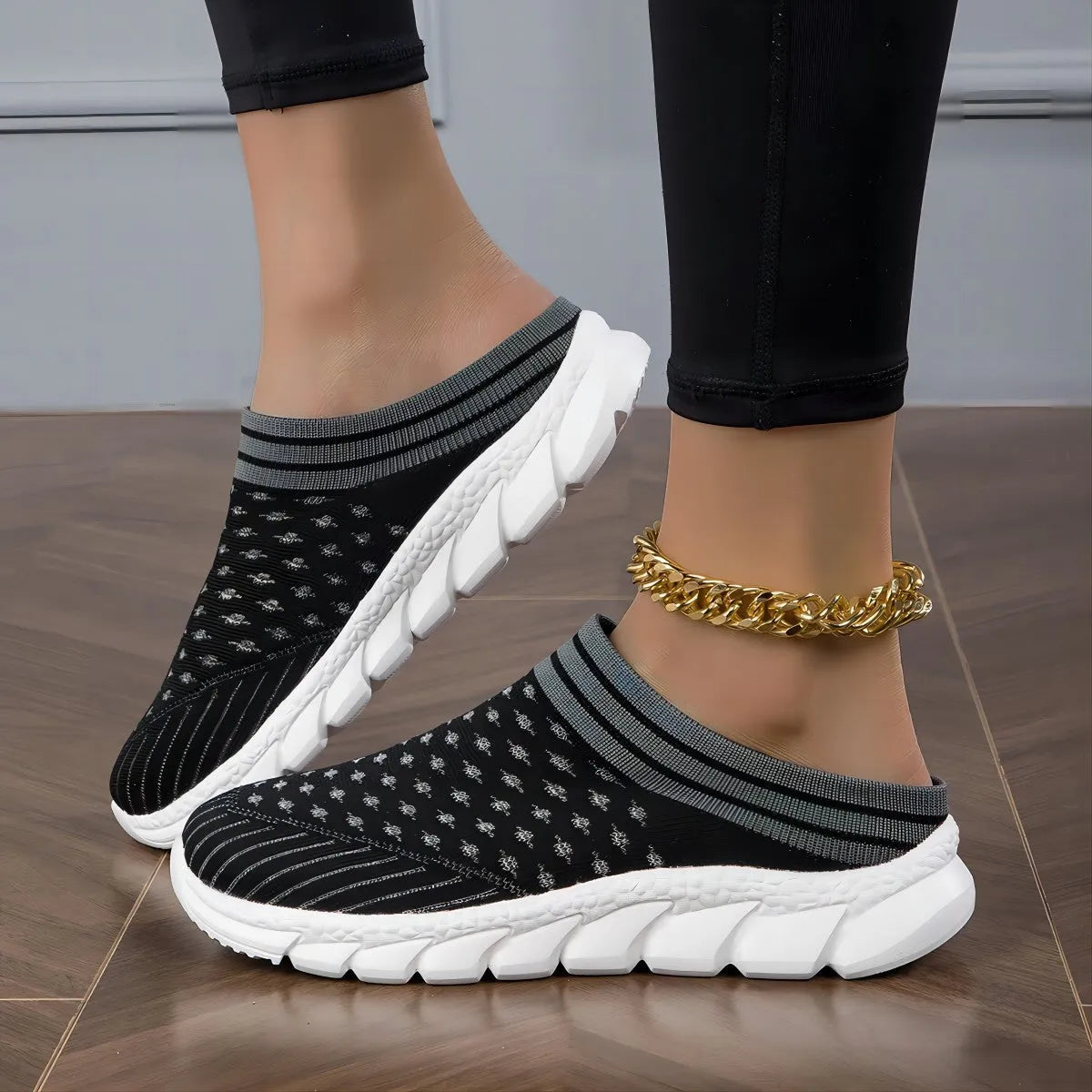 Women's black Flyknit slipper shoes with hollowed-out pattern and lightweight sole