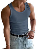 Men's tight-fit round neck polyester sports T-shirt with wool lining on a mannequin.