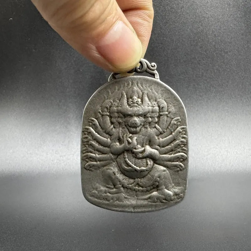 Iron metal pendant ornament with Chinese style geometric design
