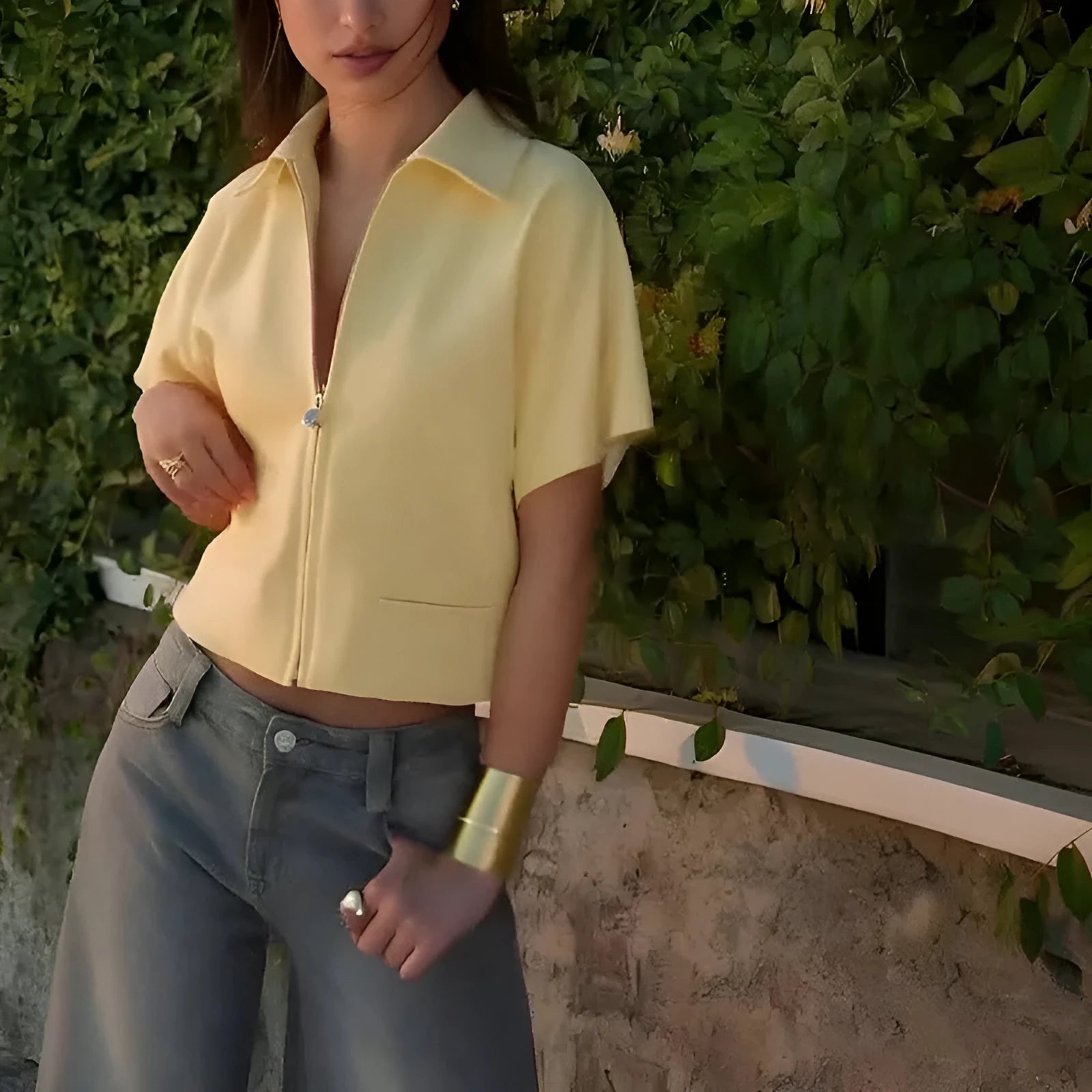 Loose fit casual short sleeve top in polyester fabric showing black, white and yellow colour options