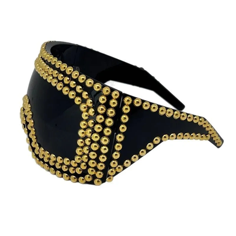 Men's punk sunglasses with large rim and square rivet details in silver or gold colour