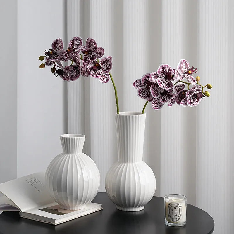 White American country style ceramic ball striped vase for table decoration