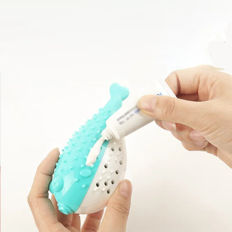 Silicone fish-shaped chew toy for cats in four colour options