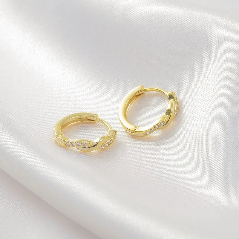 Women's geometric hemp rope earrings in gold and silver colours with diamond-cut copper finish