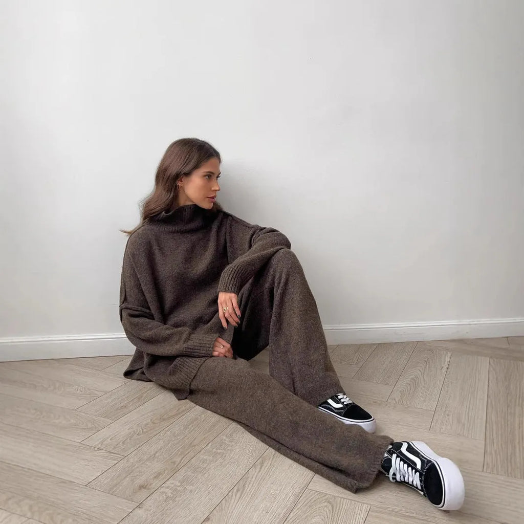 Women's side-slit sweater suit set with matching trousers in solid pattern design