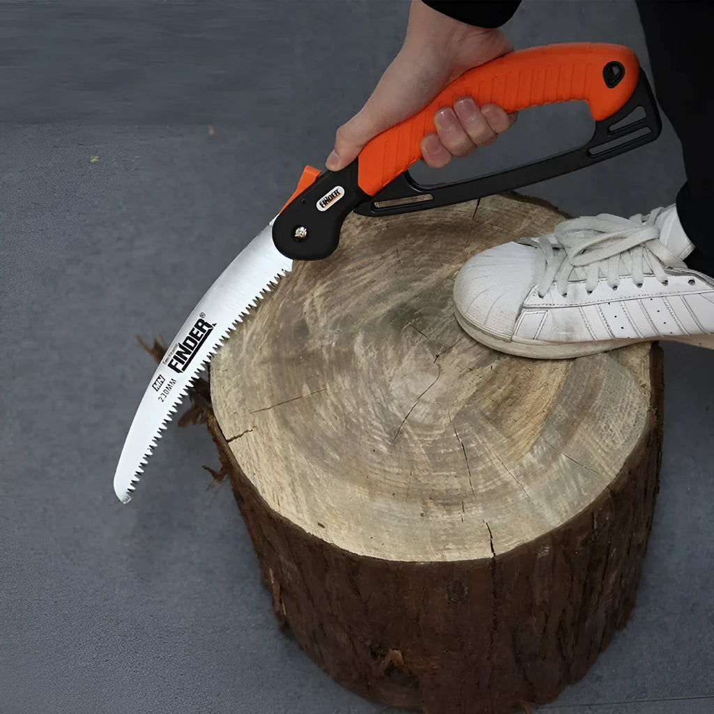 Folding garden saw with extended 230mm blade and TPR handle