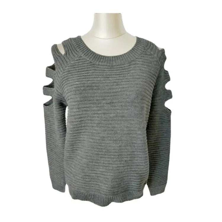 Women's white crocheted hollow-out jumper with round neck and long sleeves