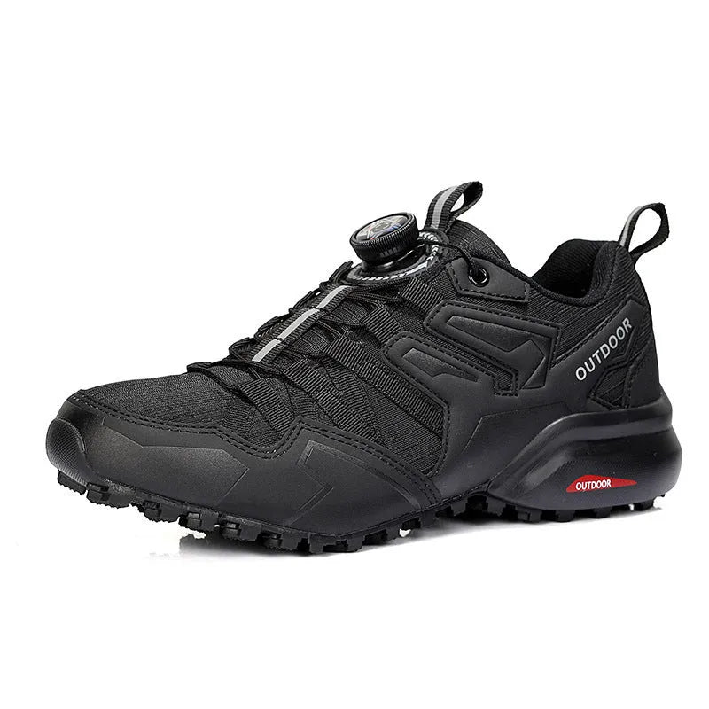 Men's lightweight hiking shoe in synthetic leather with elastic fastening and rubber sole.