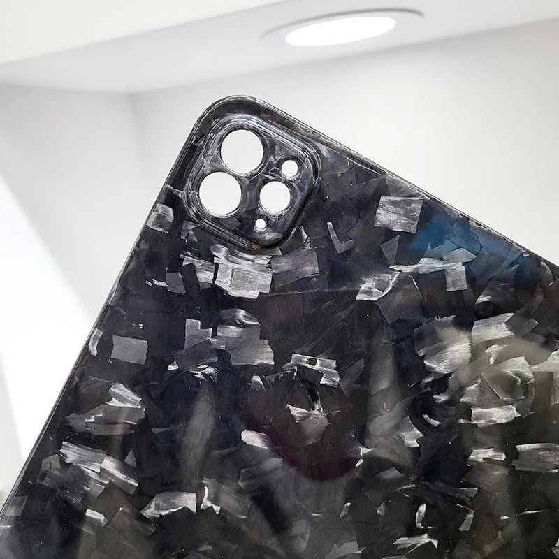 Real carbon fibre hard protective cover for Apple iPad Pro 11 tablet in matte or forged finish.