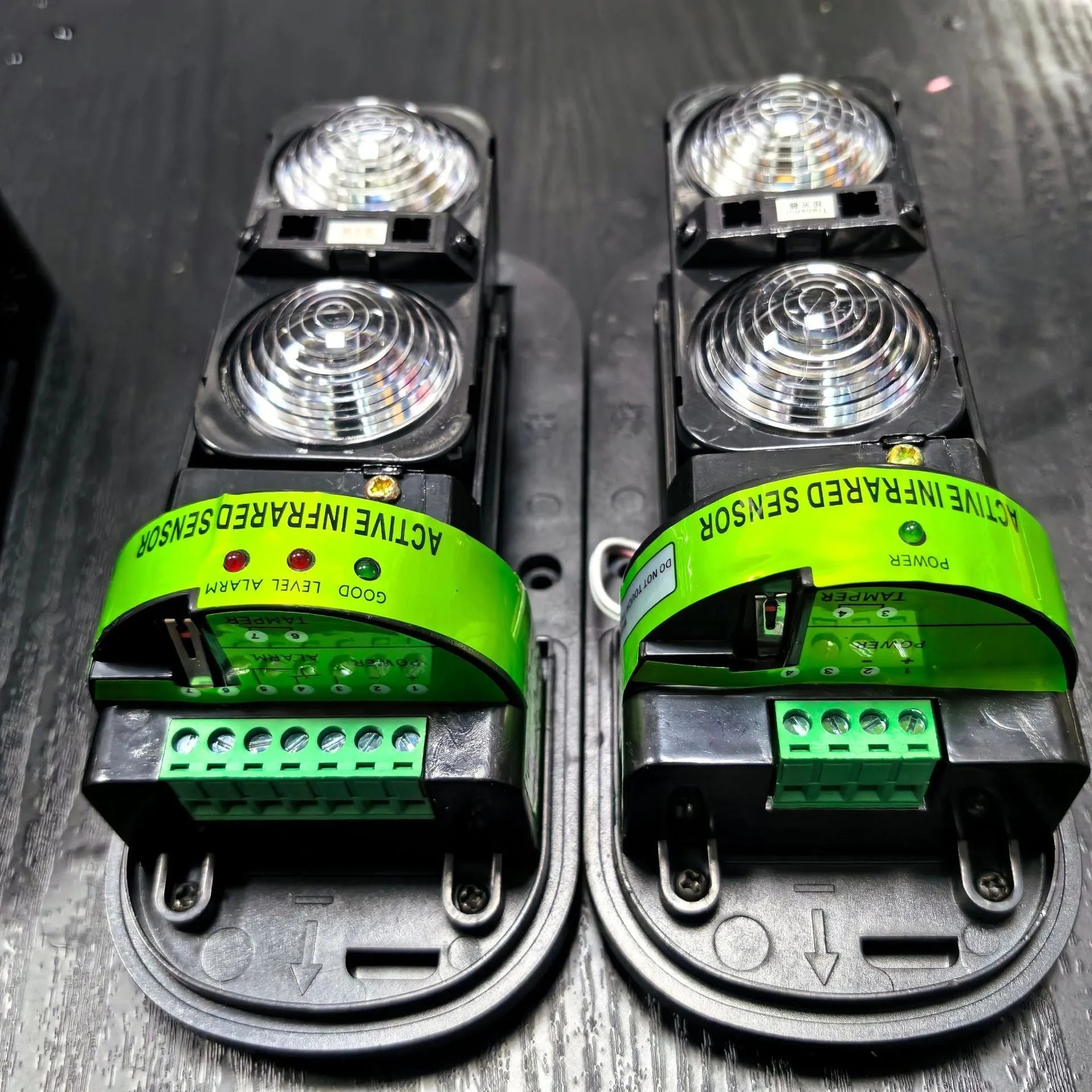 Black 2-beam infrared anti-theft alarm detector for perimeter security