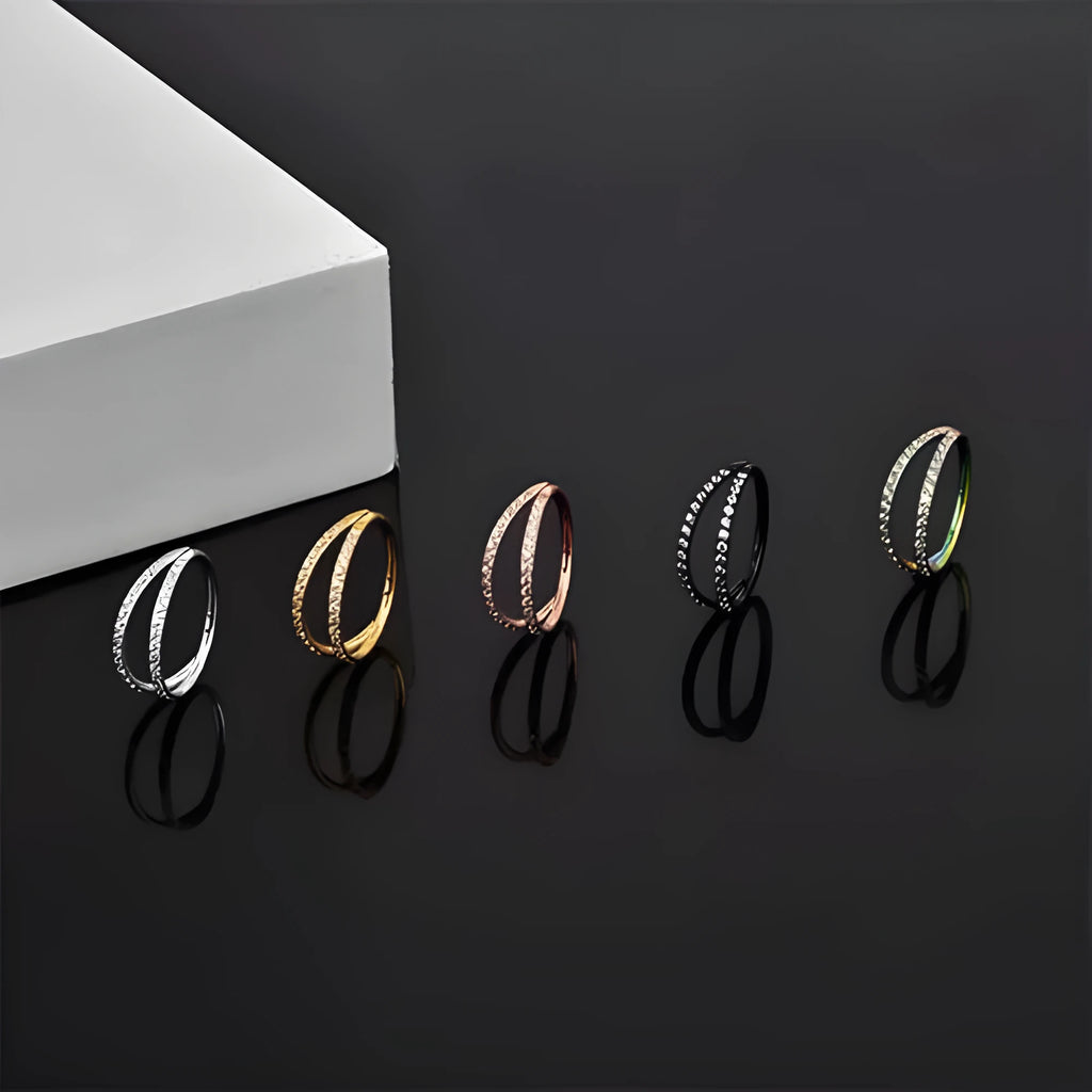 G23 titanium alloy lip and nose ring in gold or steel colour with diamond treatment, showing gauge and length sizes.