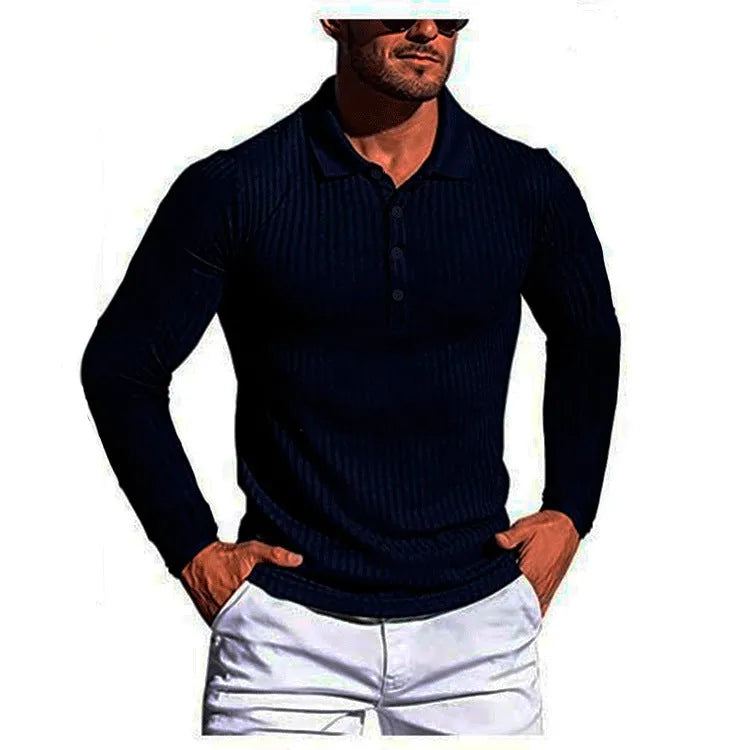 Man wearing a loose-fit striped short-sleeve knit shirt in a khaki colour