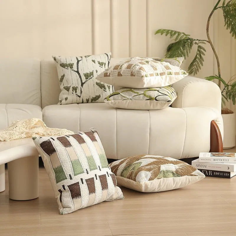 Yarn-dyed jacquard cushion cover with retro plant and flower pattern, 45x45 cm, in a waist pillow shape.
