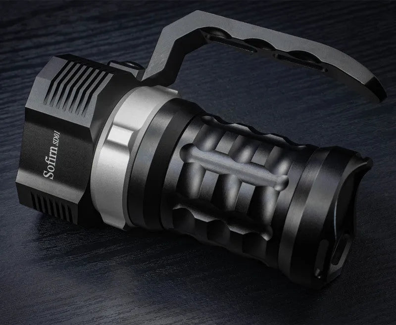 Aluminium alloy diving torch flashlight showing 18cm length, with high brightness LED for diving and outdoor use.