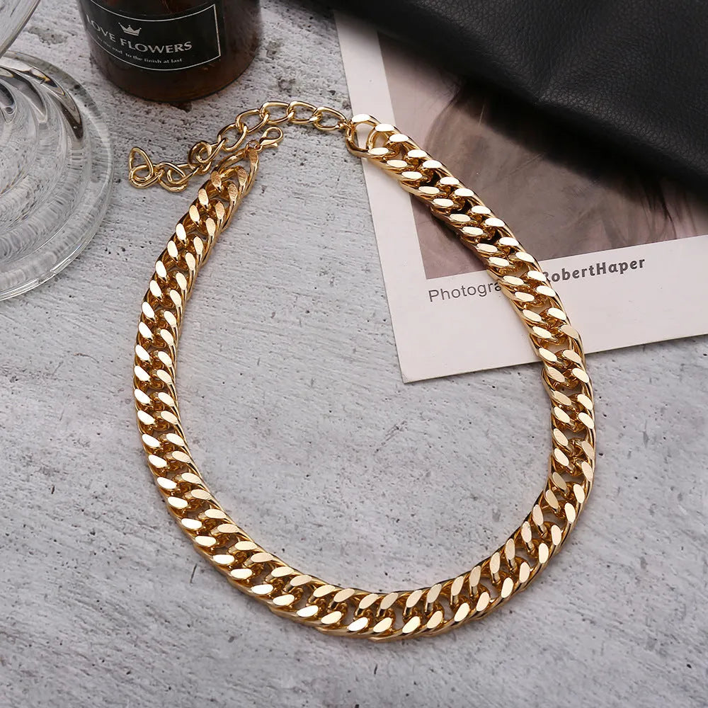 Gold electroplated thick chain necklace for women with 32cm length and 6cm width