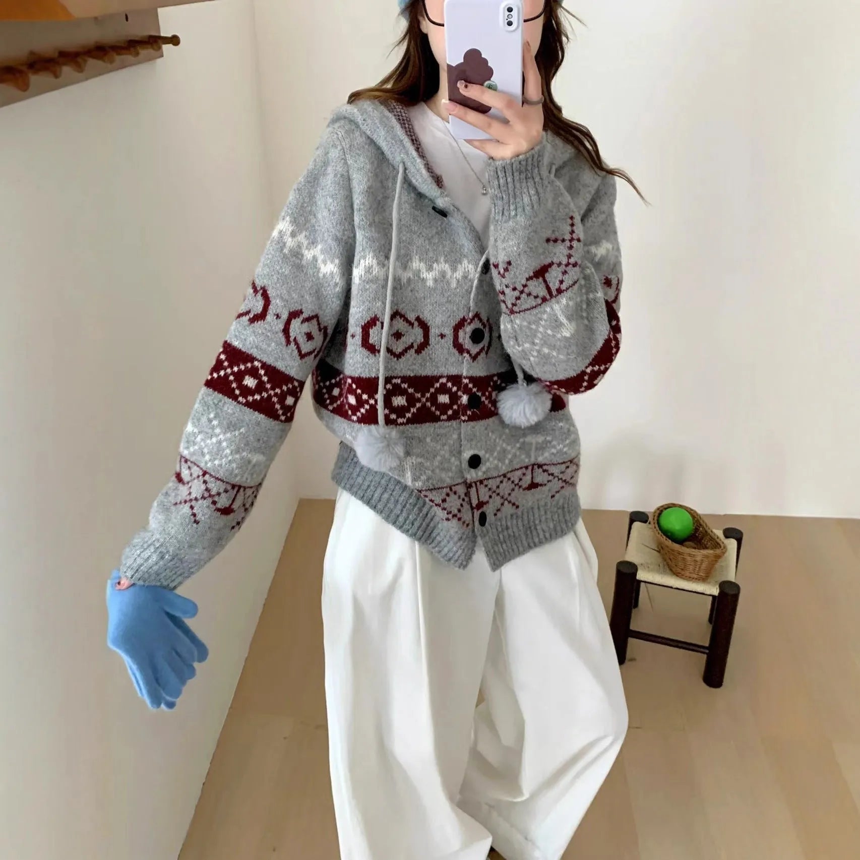 Plus size geometric pattern brocade sweater coat in acrylic fibre, loose fit with long sleeves