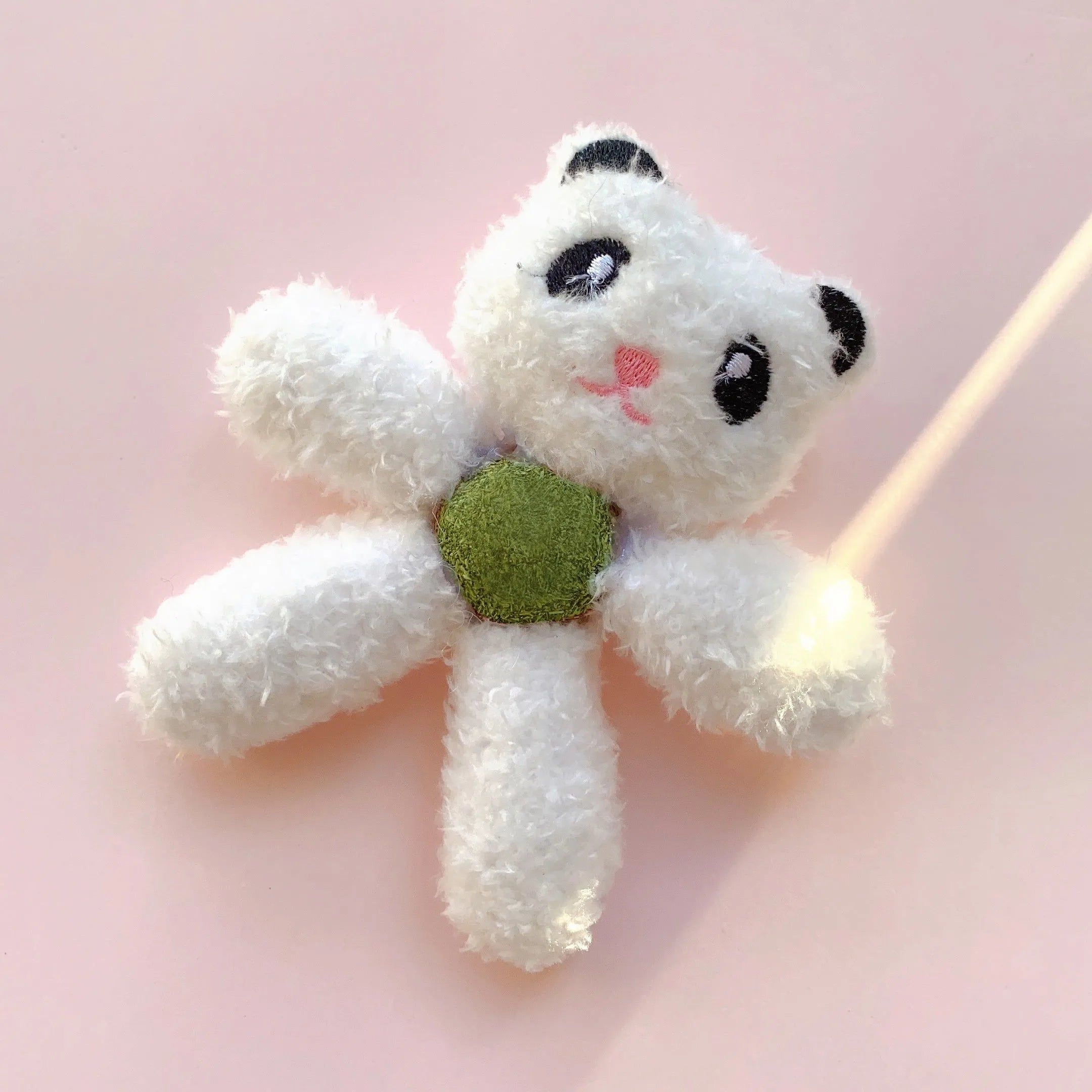 Edible catnip ball chewing toy for kittens with animal designs