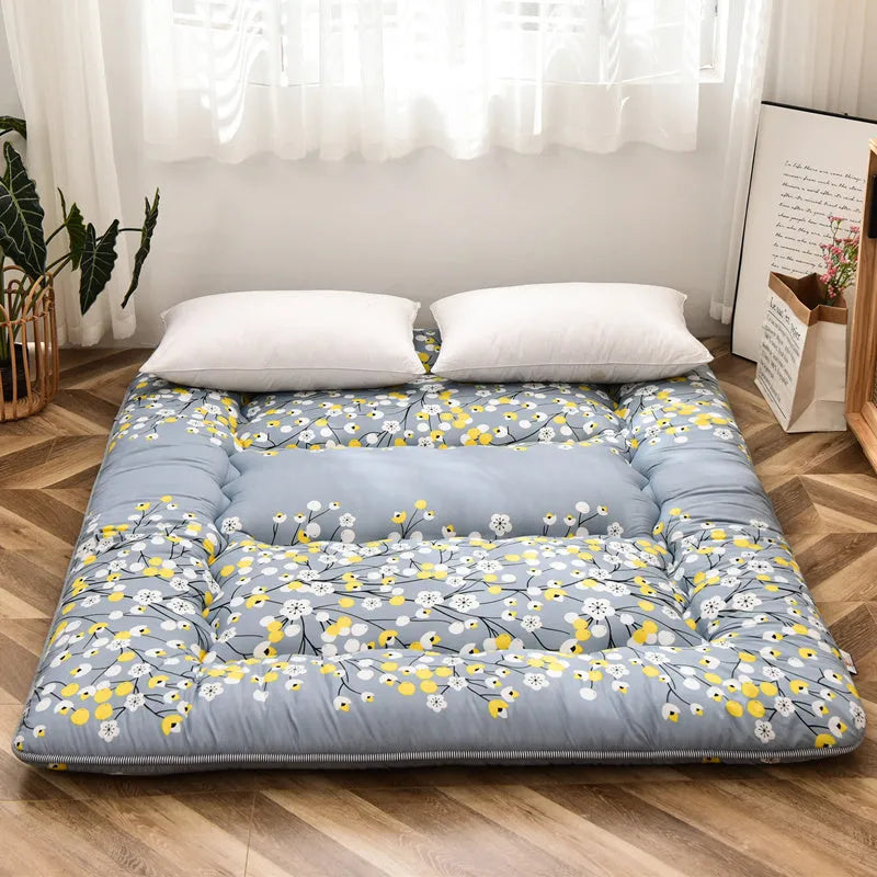 Thickened foldable tatami floor mat with 10cm polyester fibre cushioning, available in multiple colours and sizes