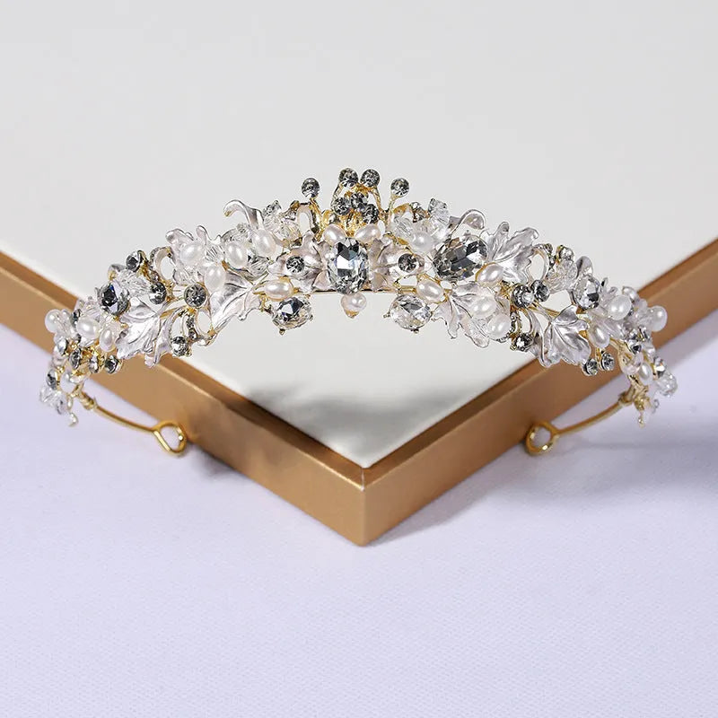 Women's alloy crown headdress with pearl decorations in gold or silver electroplated finish