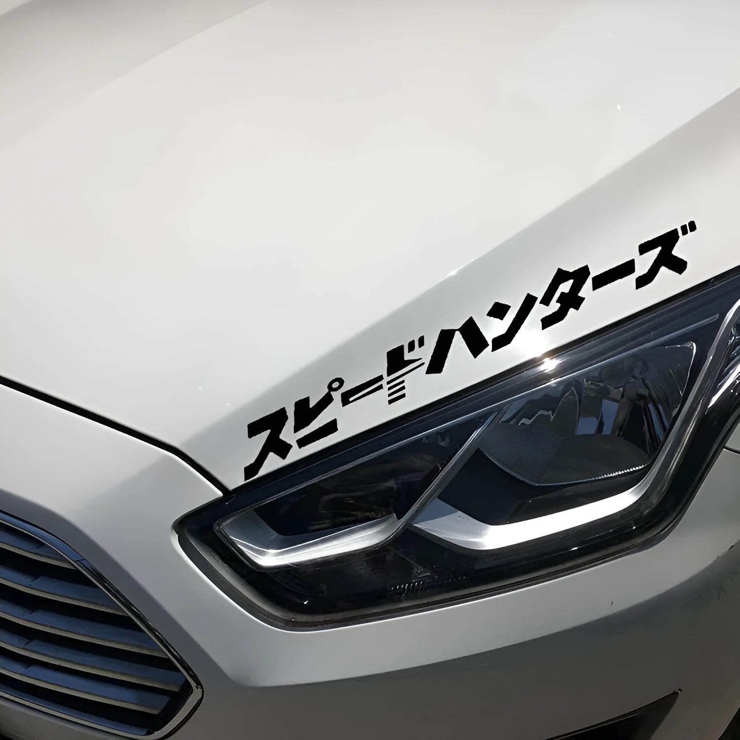Large 35x35cm reflective Japanese-style car sticker on a vehicle panel.
