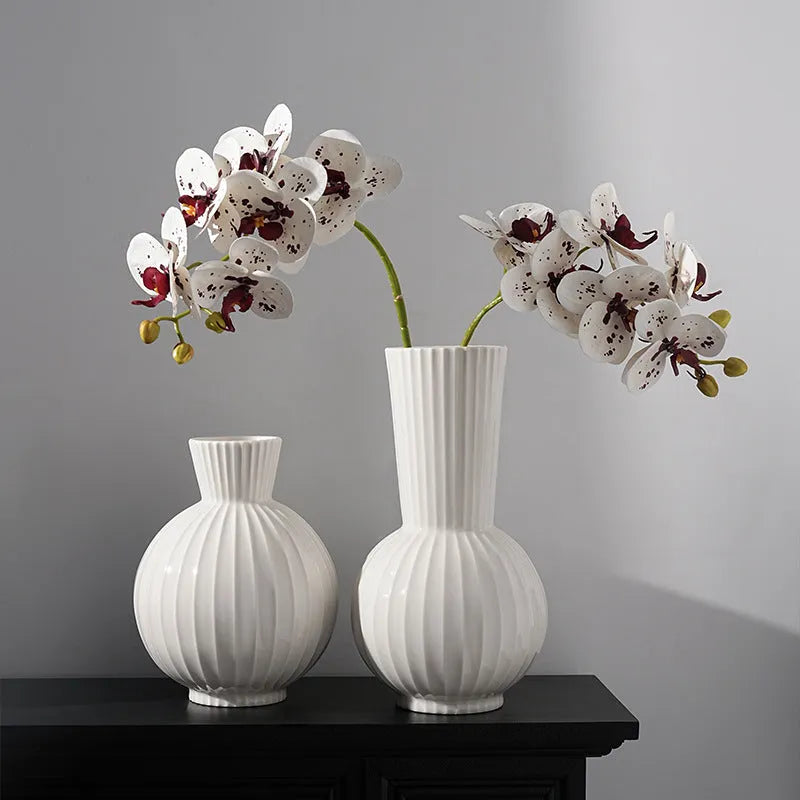 White American country style ceramic ball striped vase for table decoration