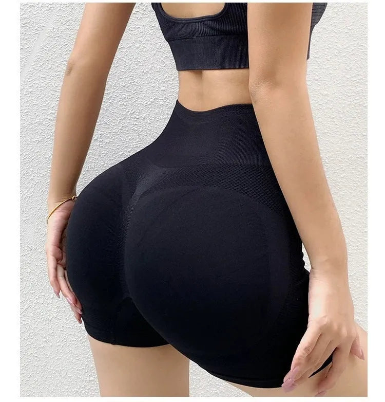 Women's quick-drying fitness shorts in various colours with seamless waistband design