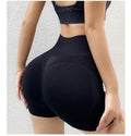 Women's quick-drying fitness shorts in various colours with seamless waistband design