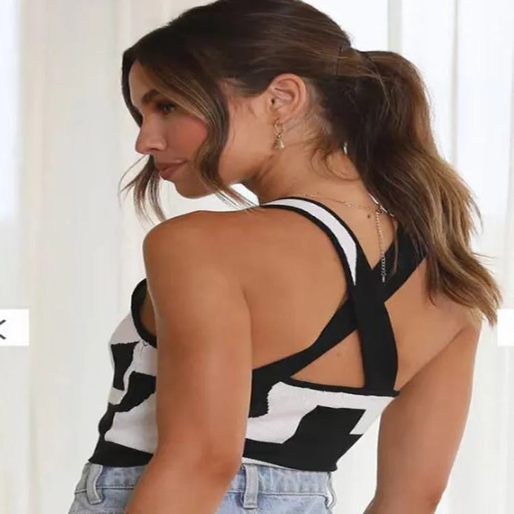 Women's U collar camisole vest with contrast colour panel in slim fit street fashion style