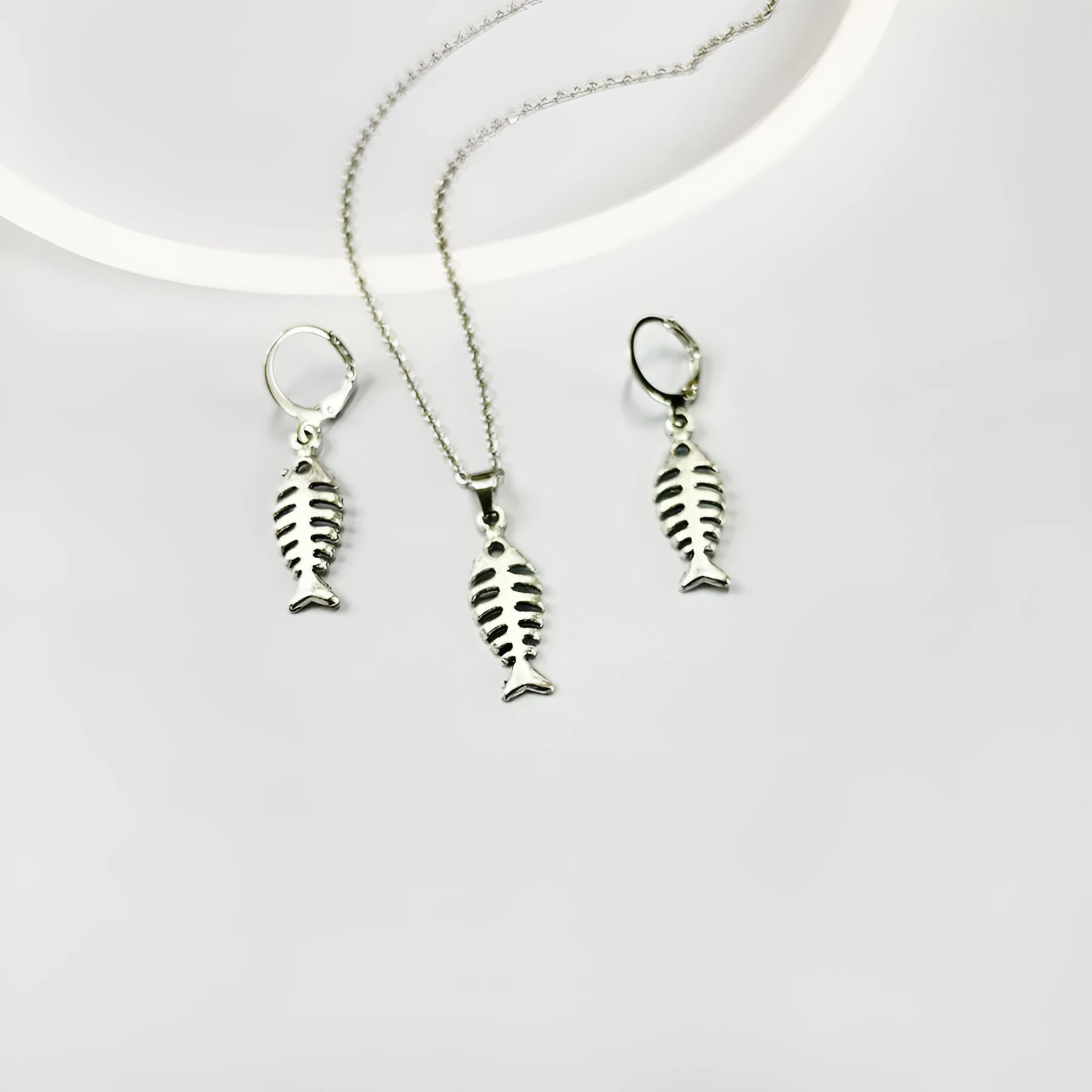 Retro fishbone pendant necklace with matching earrings set on adjustable O-shaped chain