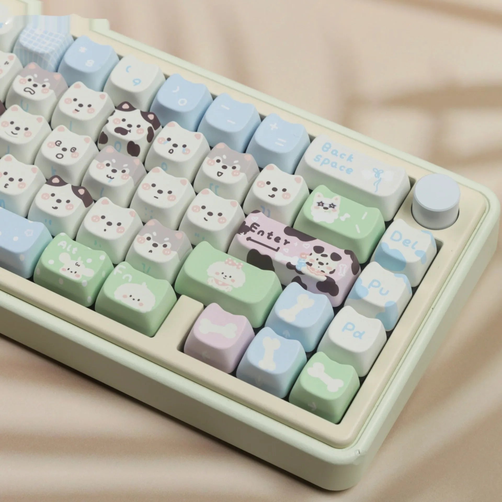 PBT dye-sublimation printed keycap set with colourful animal designs for mechanical keyboard customisation