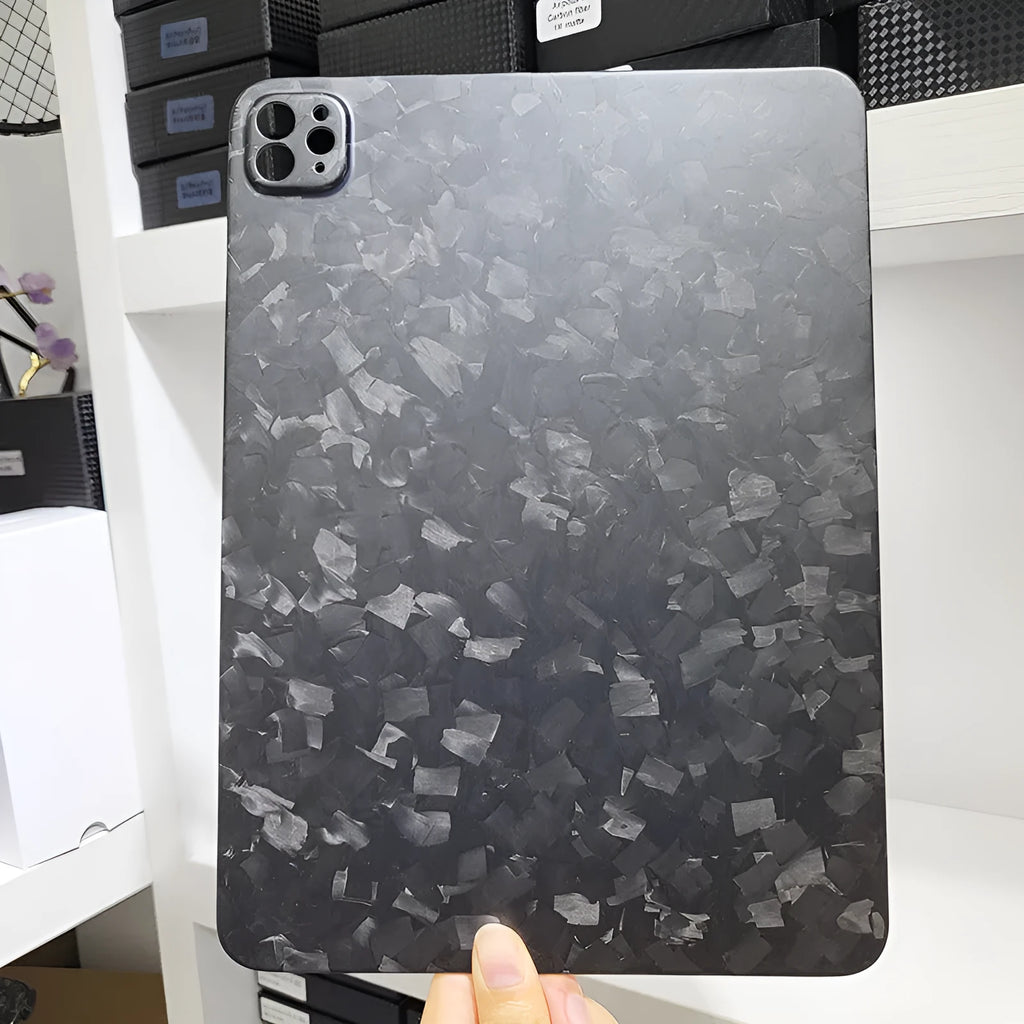 Real carbon fibre hard protective cover for Apple iPad Pro 11 tablet in matte or forged finish.